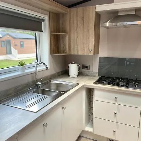 Lotus With Hot Tub York