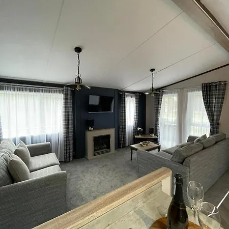 Holiday home Lotus With Hot Tub